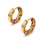 Adamar Jewels VISTOSO Double-Sided Huggies in 18K yellow gold with colour sapphire and diamonds